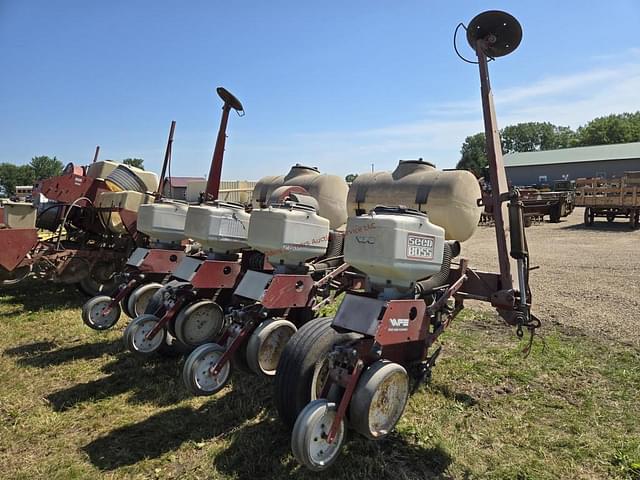 Image of White 5100 equipment image 2