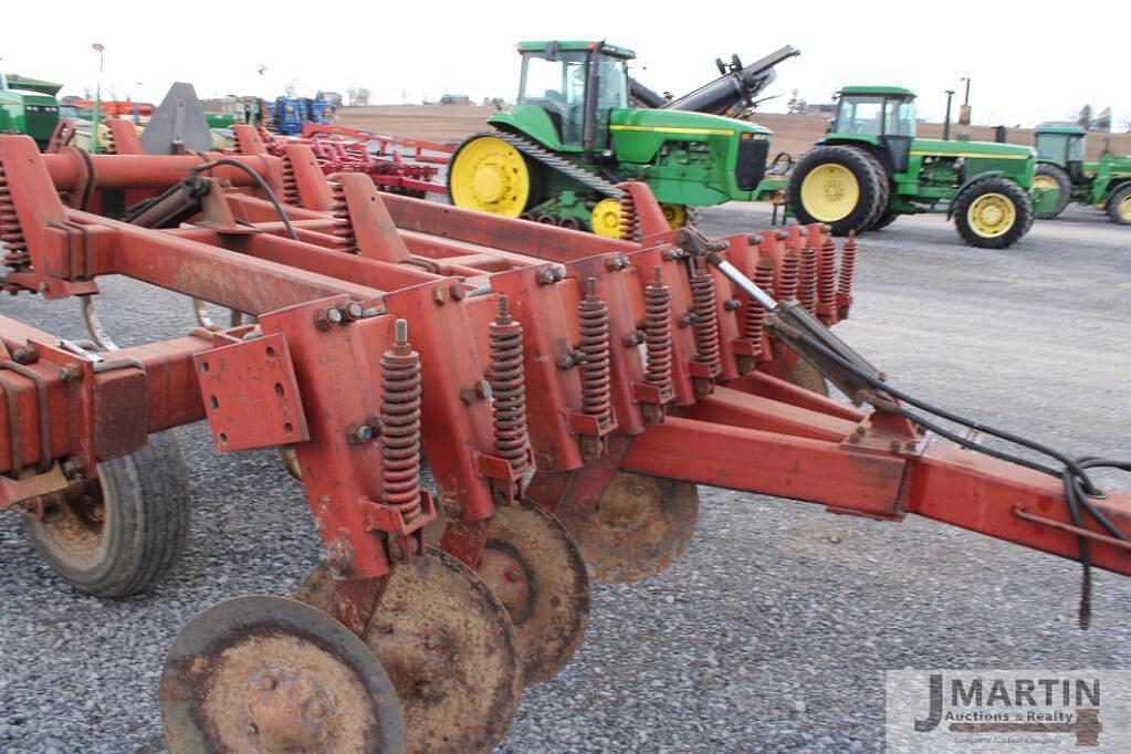 White 445 Tillage Chisel Plows for Sale Tractor Zoom