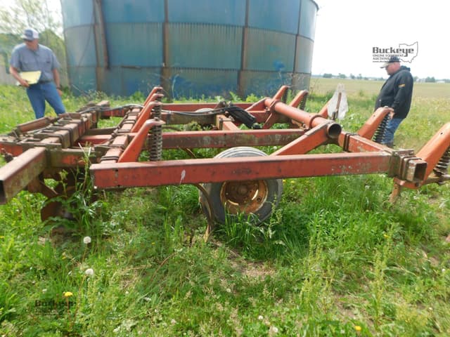 Image of White 400 equipment image 1