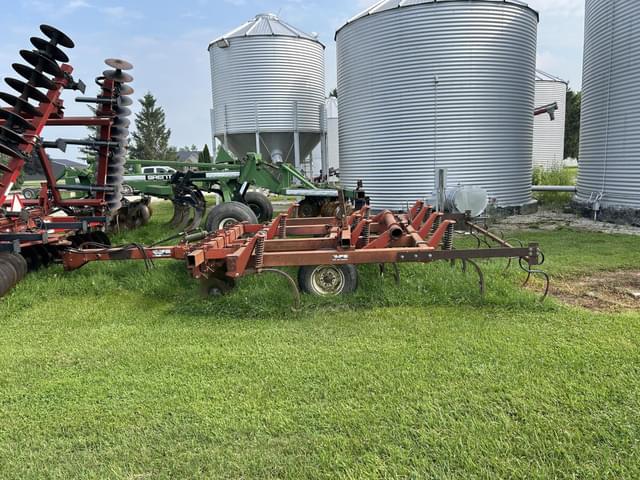 Image of White 400 equipment image 1