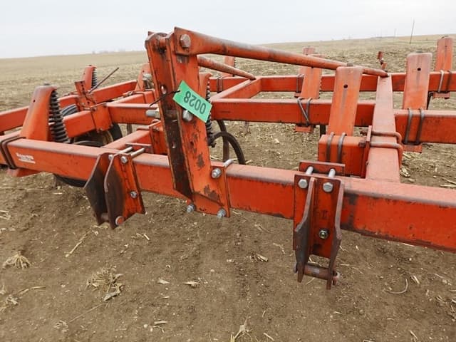 Image of White 423 equipment image 4