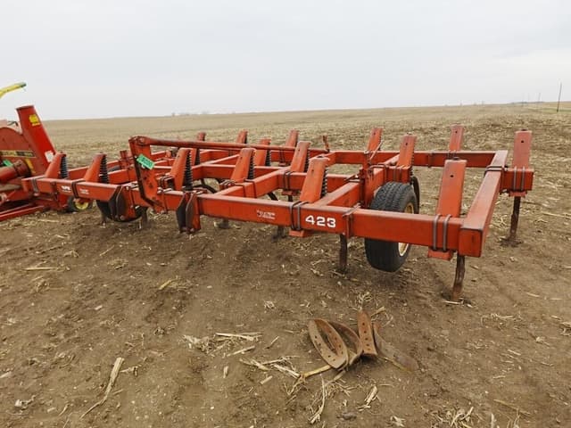 Image of White 423 equipment image 1