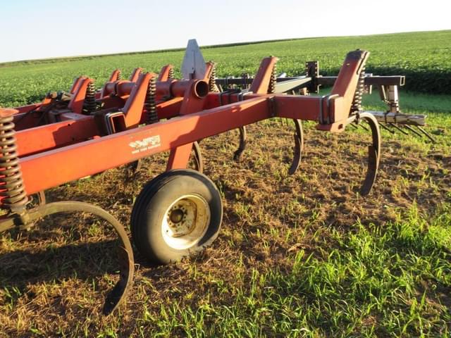 Image of White 435 equipment image 3