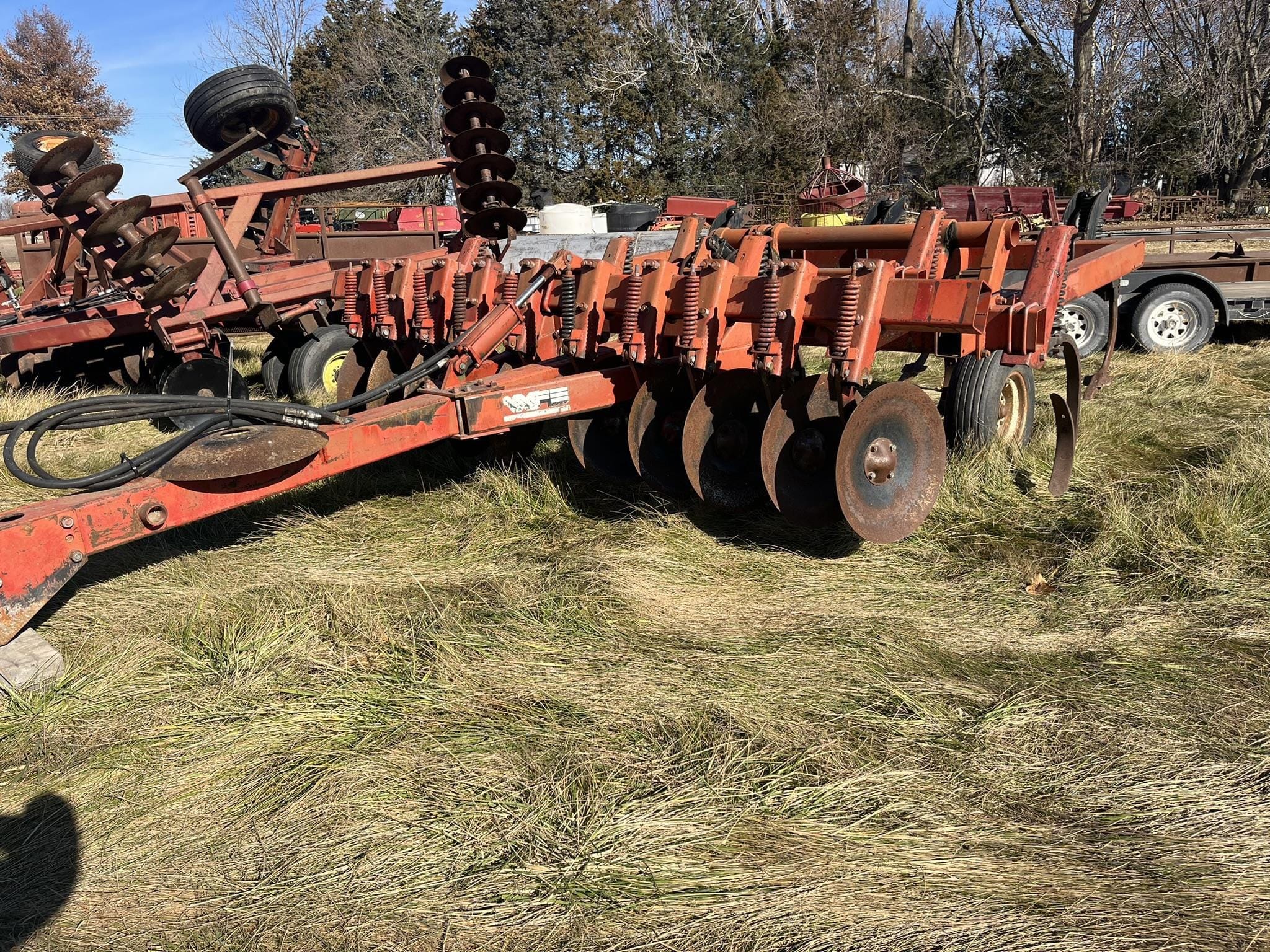 White 435 Equipment Image0