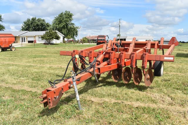 Image of White 435 equipment image 1