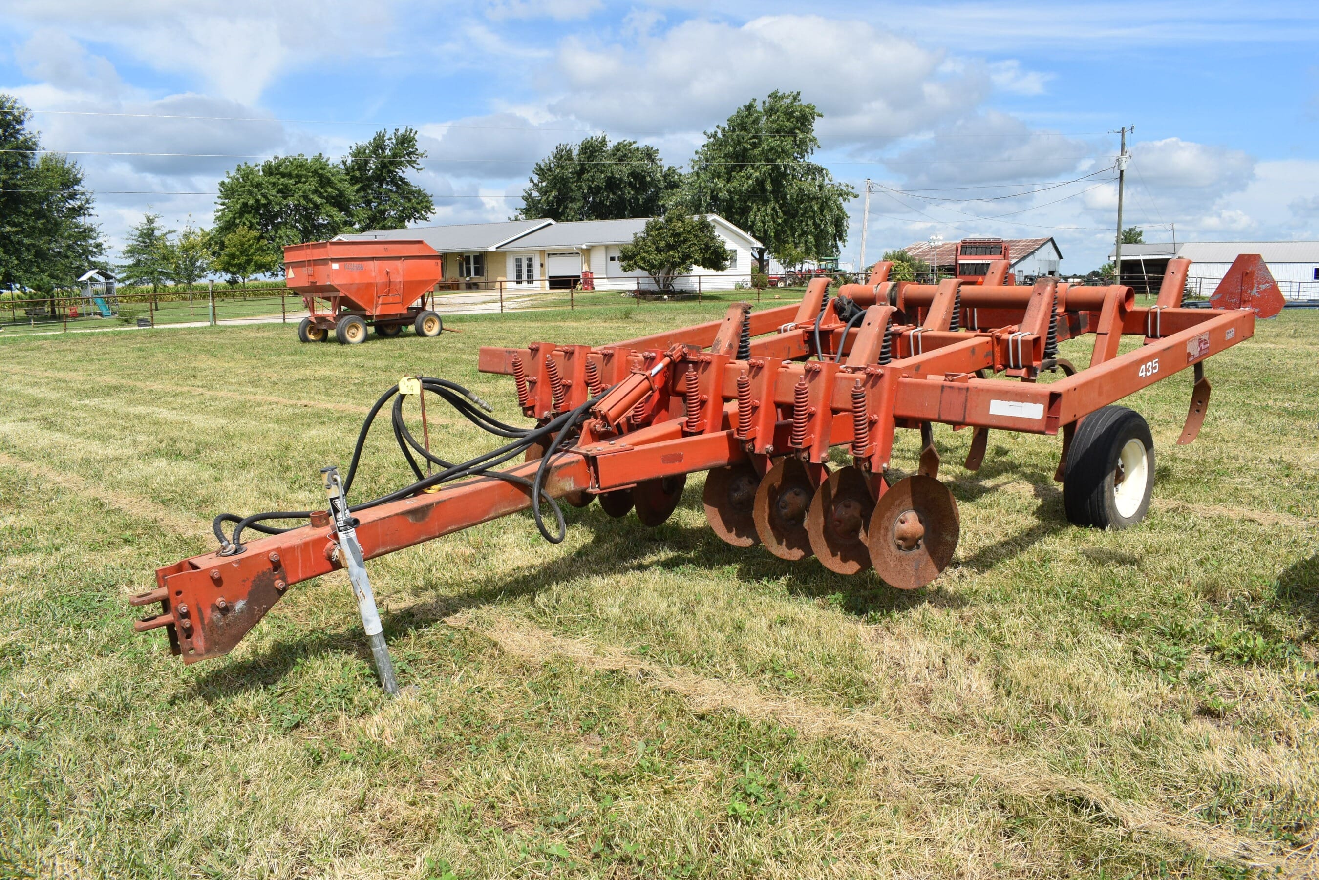 White 435 Equipment Image0