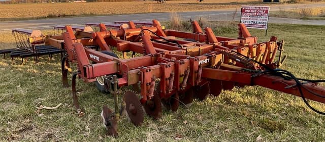 Image of White 445 equipment image 1