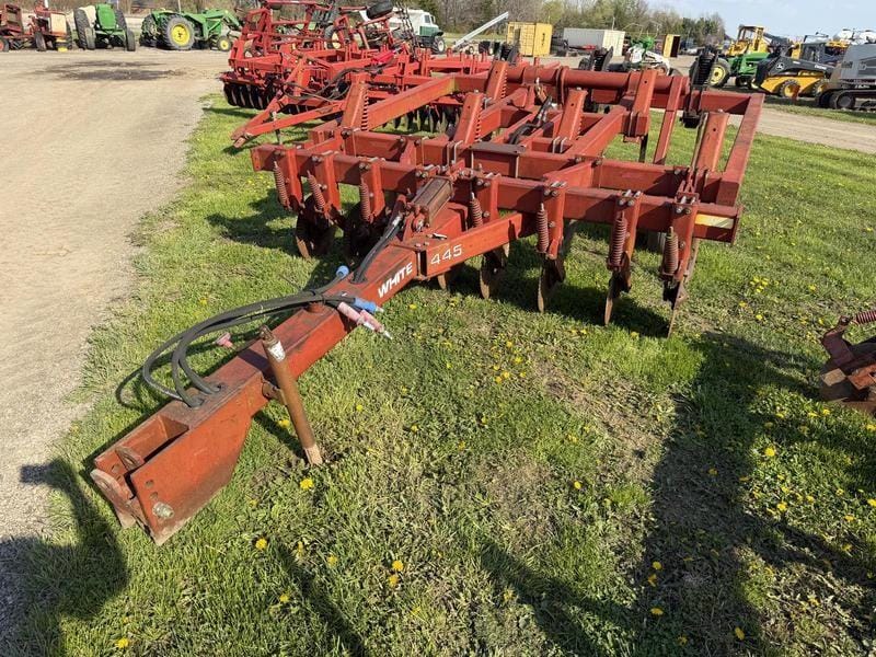 White 445 Equipment Image0