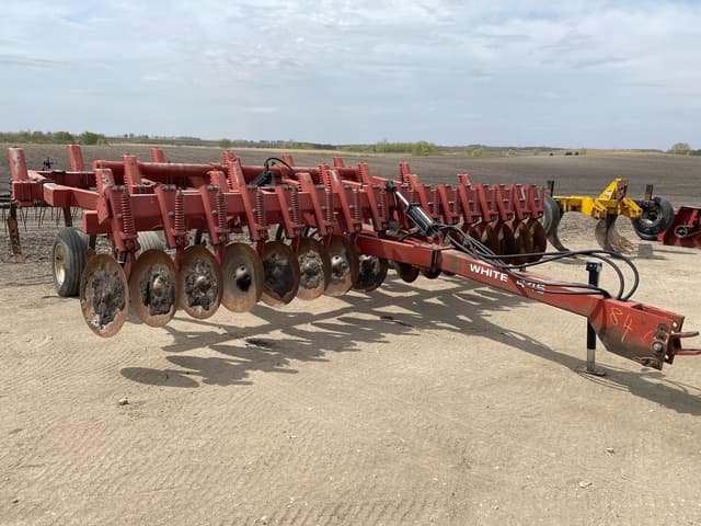 Image of White 445 equipment image 1