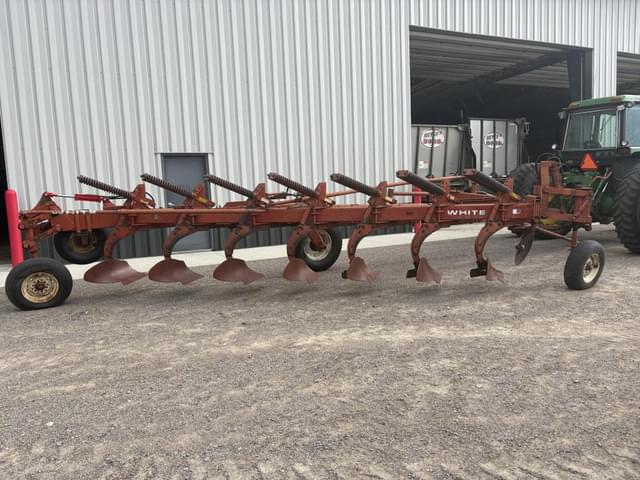 Image of White 449 equipment image 1