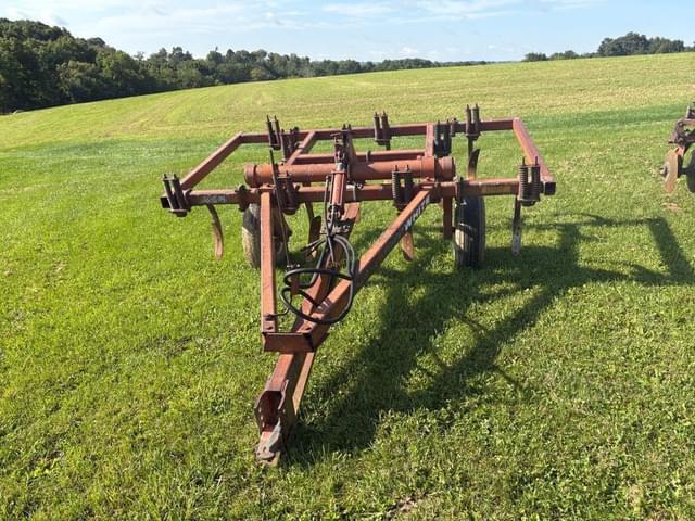 Image of White 466 equipment image 1