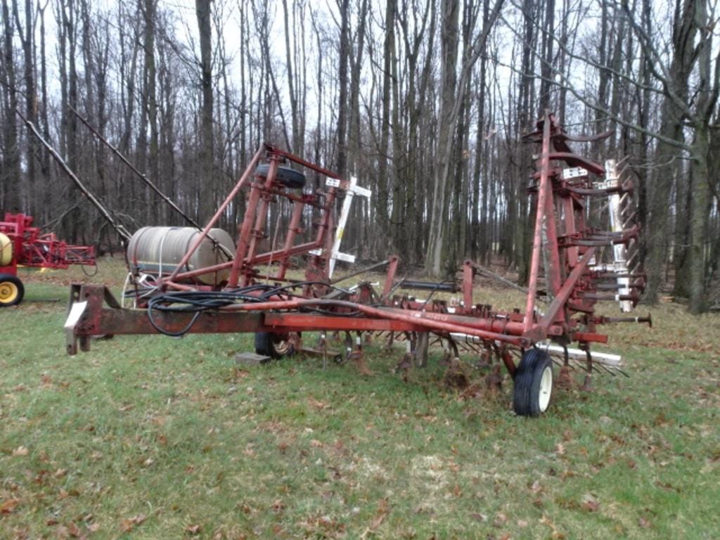 White 485 Equipment Image0