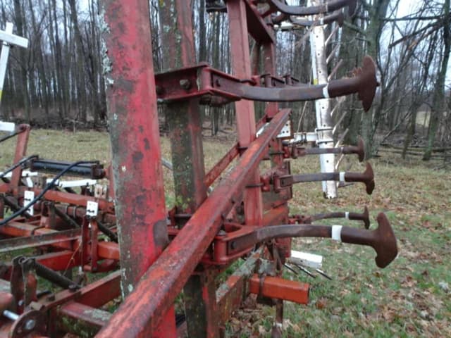 Image of White 485 equipment image 3