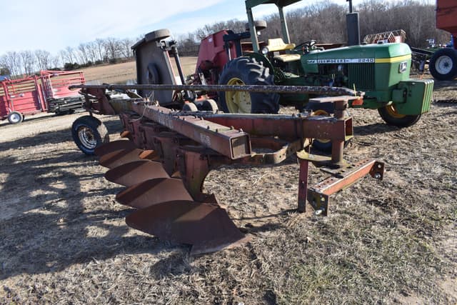 Image of White 508 equipment image 2