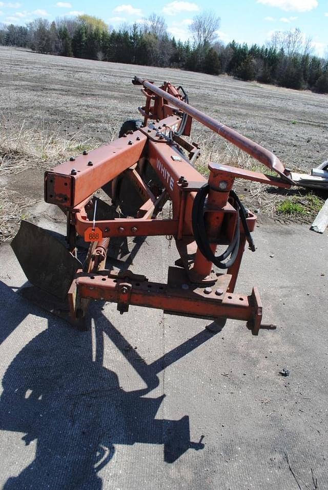 Image of White 508 equipment image 1