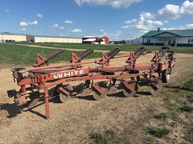 Image of White 508 equipment image 1