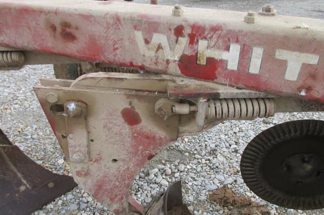 Image of White 508 equipment image 3