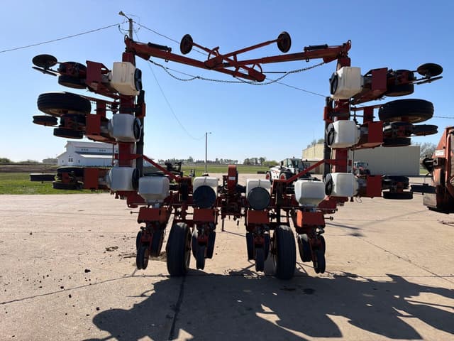 Image of White 5100 equipment image 2