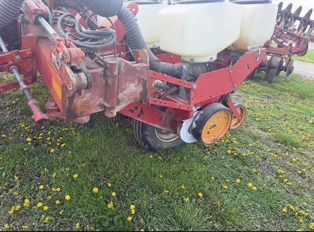 Image of White 5100 equipment image 2