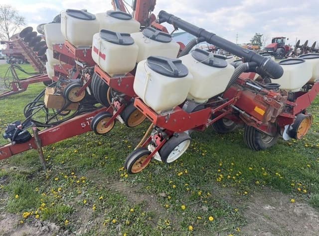 Image of White 5100 equipment image 1