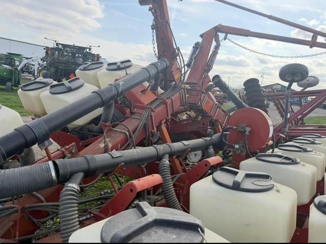 Image of White 5100 equipment image 4