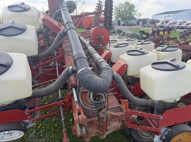 Image of White 5100 equipment image 3