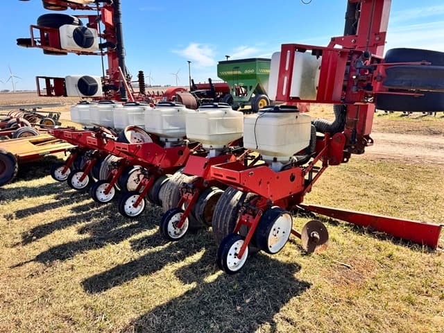 Image of White 5100 equipment image 4