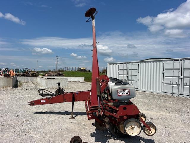 Image of White 5100 equipment image 1