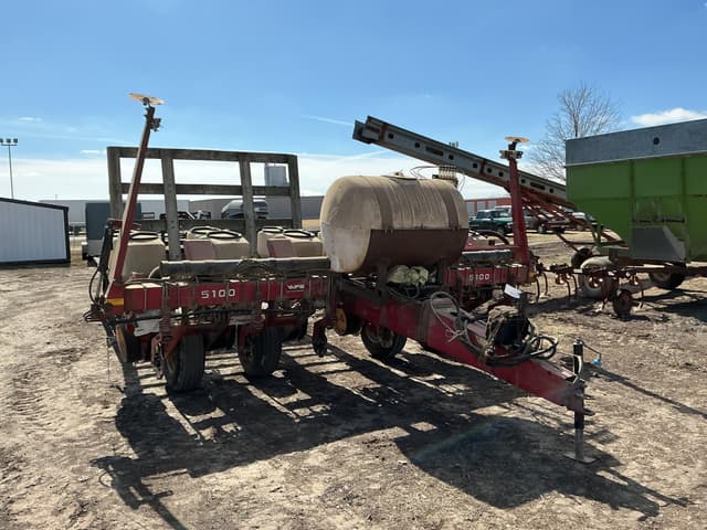 Image of White 5100 equipment image 2