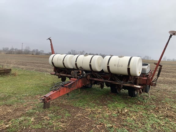 White 5100 Equipment Image0