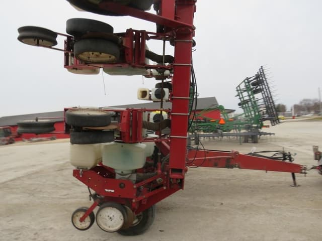 Image of White 5100 equipment image 2