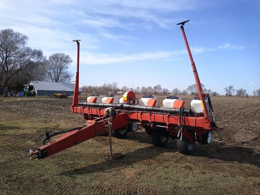 White 5100 Equipment Image0