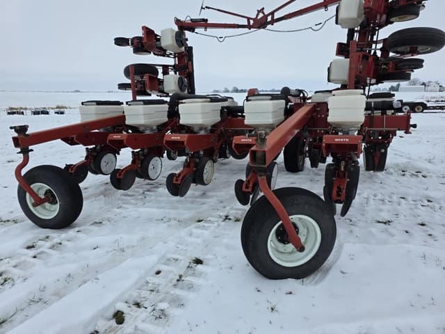 Image of White 5100 equipment image 2