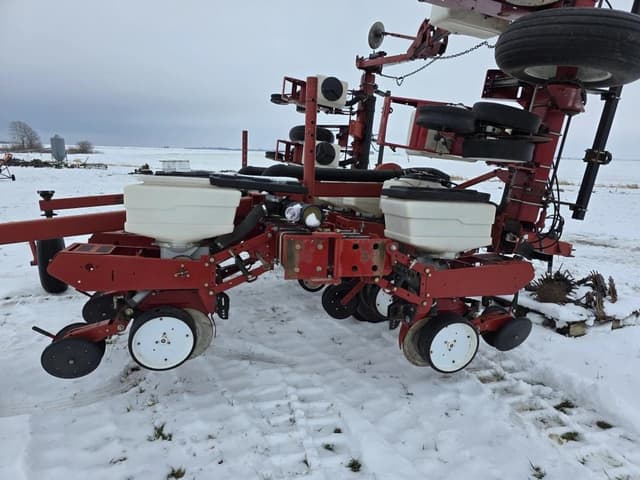 Image of White 5100 equipment image 1