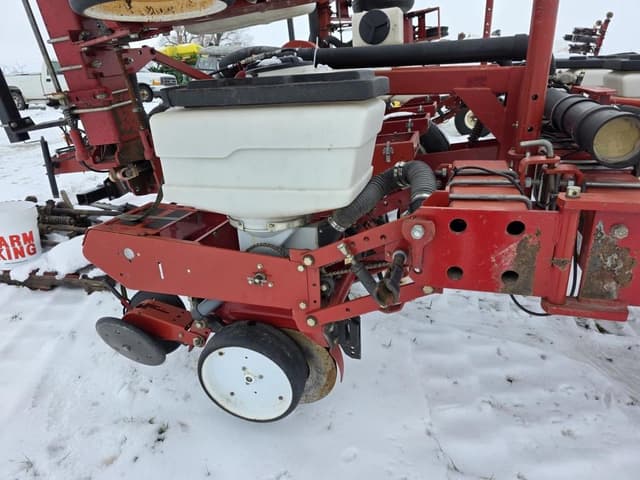 Image of White 5100 equipment image 4