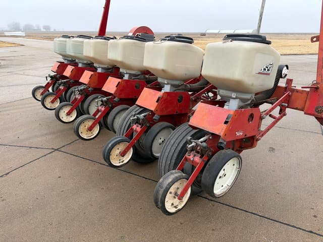 Image of White 5100 equipment image 4