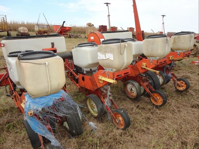 Image of White 5100 equipment image 3