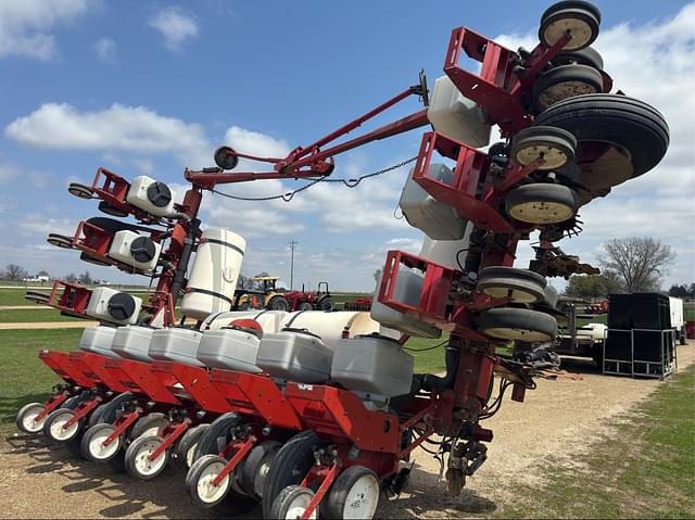 Image of White 5100 equipment image 3