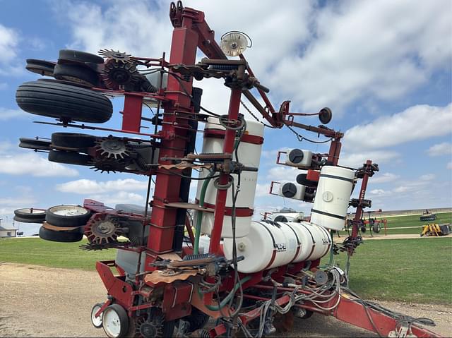 Image of White 5100 equipment image 2