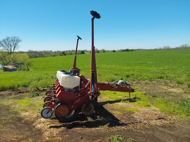 Image of White 5100 equipment image 4