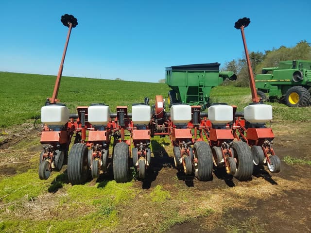 Image of White 5100 equipment image 2