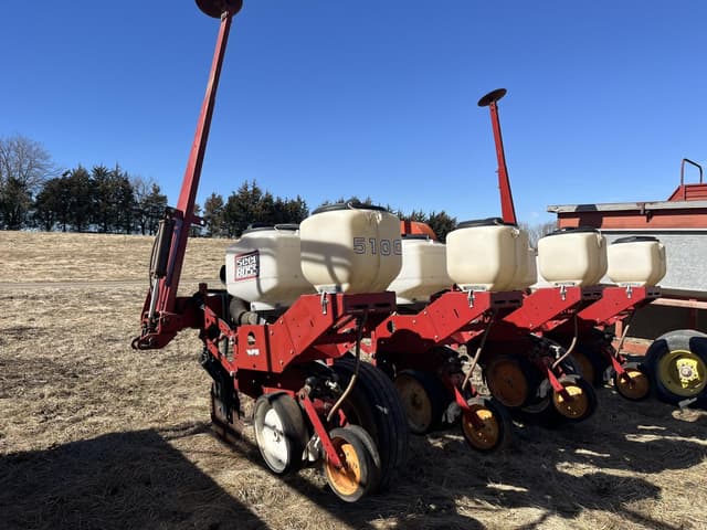 Image of White 5100 equipment image 4