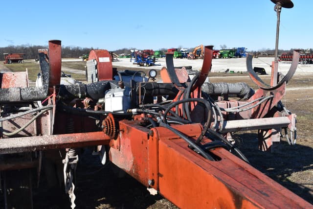 Image of White 5100 equipment image 4