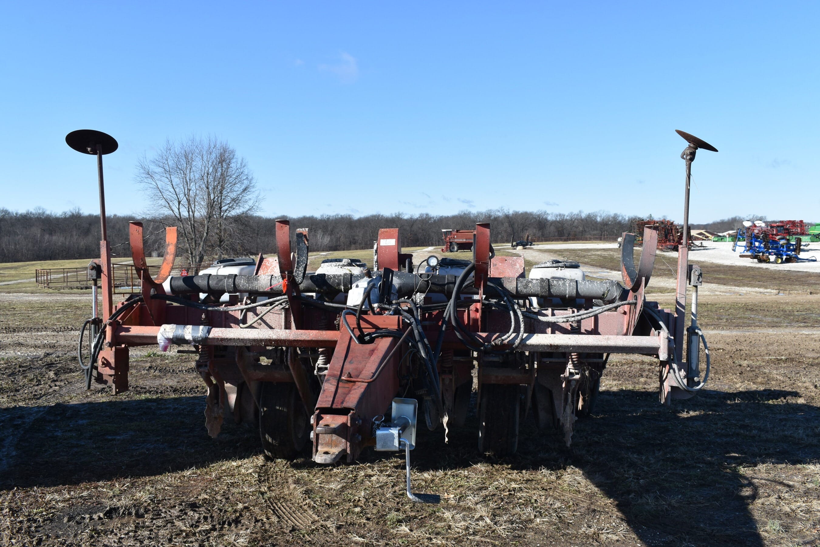 White 5100 Equipment Image0