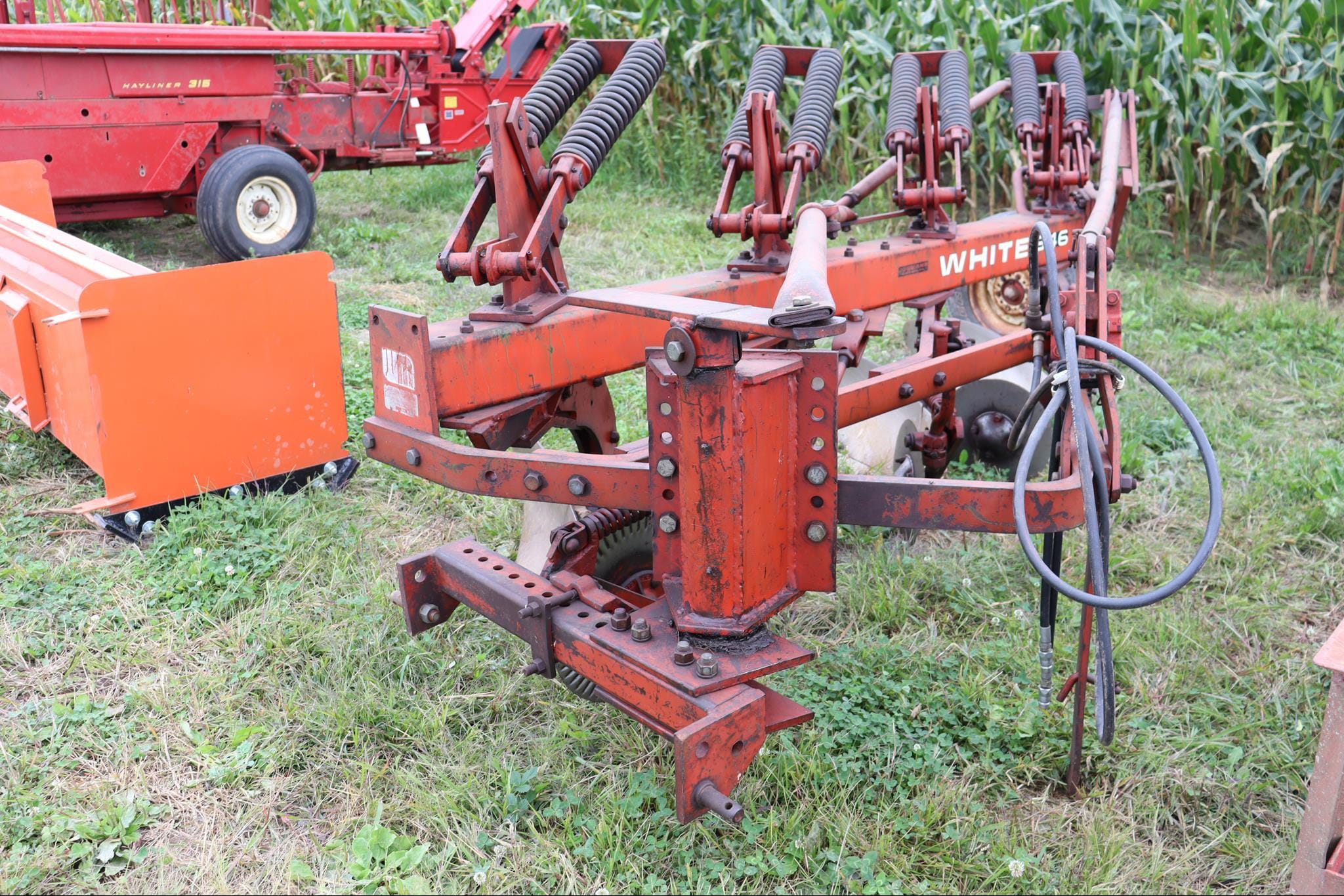 White 546 Equipment Image0