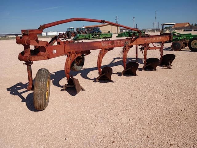 Image of White 549 equipment image 1