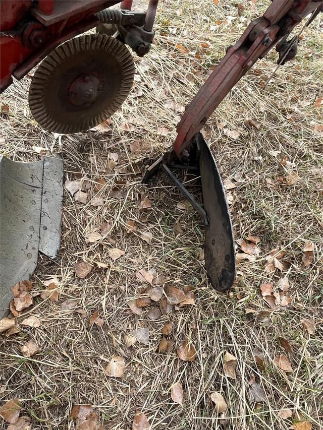 Image of White 549 equipment image 3