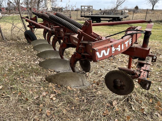 Image of White 549 equipment image 1