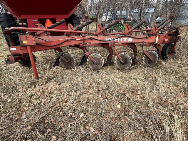 Image of White 549 equipment image 2