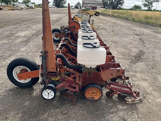 Image of White 5700 equipment image 3